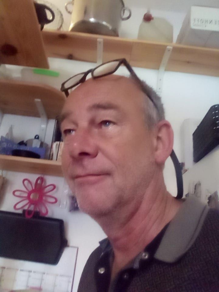 Novan - Gay in Niederfinow Profil von Novan, 45 Jahre, Gay in Niederfinow (Brandenburg)