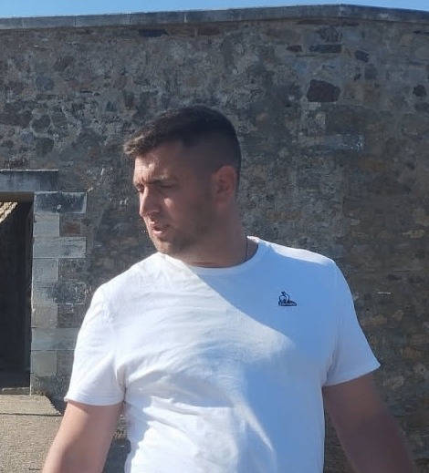 Serafim - Gay in Ahrensfelde Profil von Serafim, 33 Jahre, Gay in Ahrensfelde (Brandenburg)
