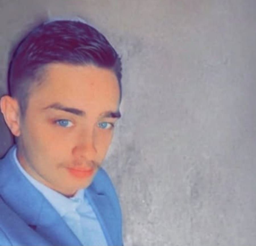 Larry - Gay in Ahrensfelde Profil von Larry, 23 Jahre, Gay in Ahrensfelde (Brandenburg)