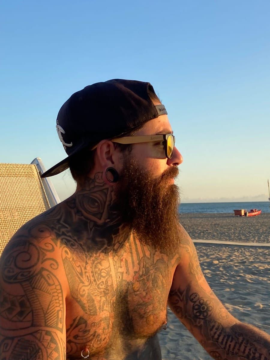 Giuliano - Gay in Niederfinow Profil von Giuliano, 33 Jahre, Gay in Niederfinow (Brandenburg)