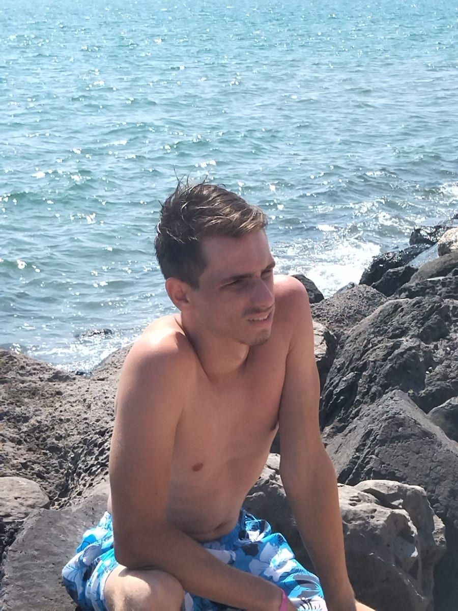 Hygin - Gay in Jänschwalde Profil von Hygin, 41 Jahre, Gay in Jänschwalde (Brandenburg)