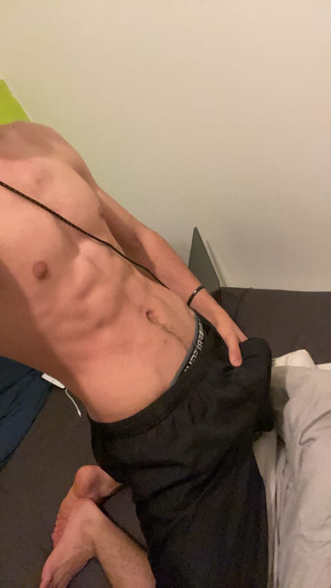 Weslay - Gay in Ahrensfelde Profil von Weslay, 28 Jahre, Gay in Ahrensfelde (Brandenburg)