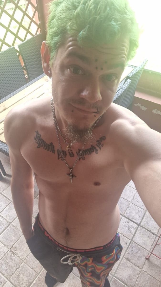 Profil von Wessley, 22 Jahre, Gay in Dreetz (Brandenburg)