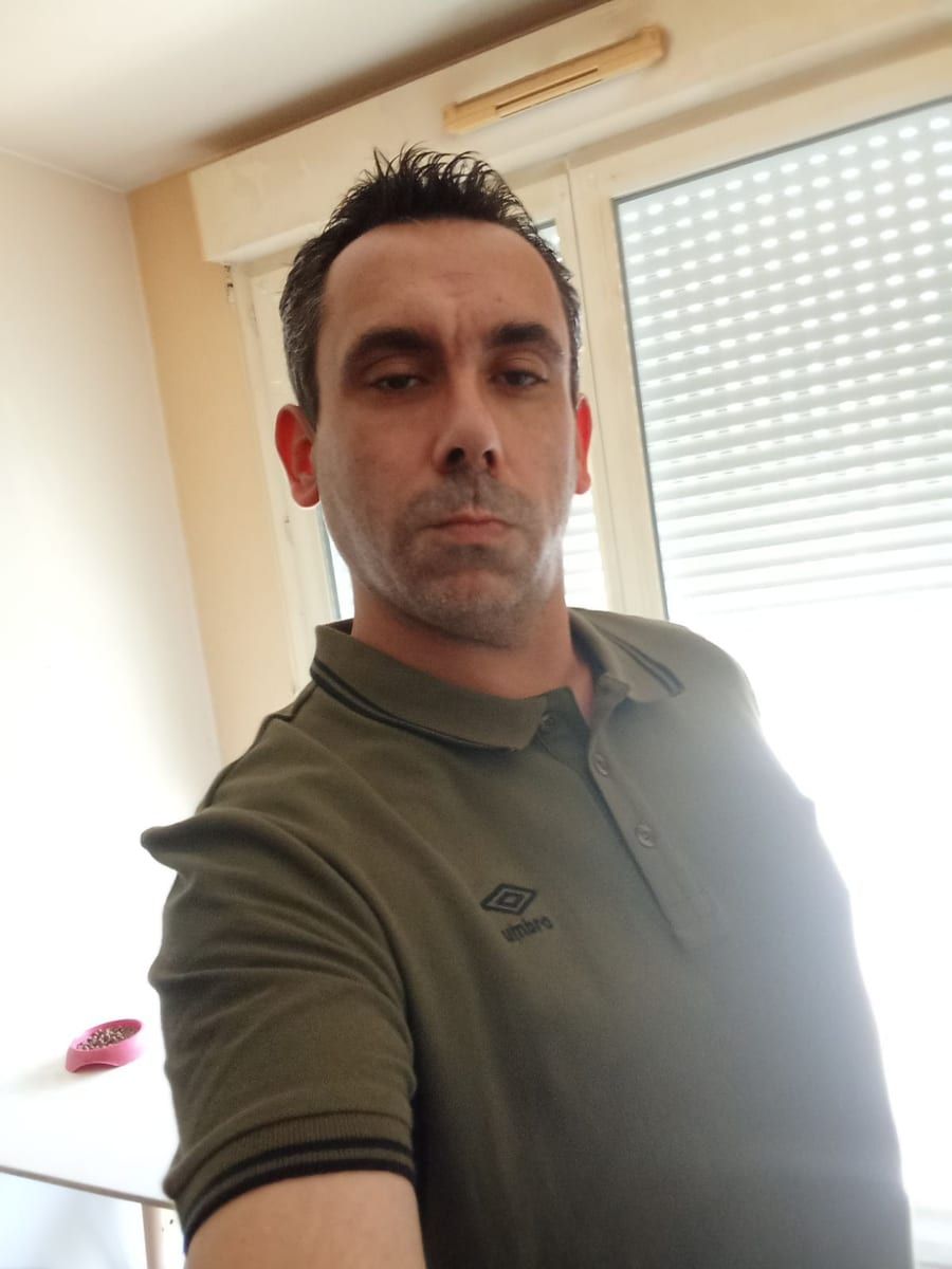 Profil von Fouzi, 26 Jahre, Gay in Lebus (Brandenburg)